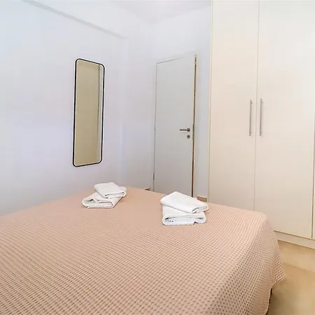 Apartment Alekos Garden House 2 Bedrooms 6 Guests