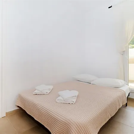 Apartment Alekos Garden House 2 Bedrooms 6 Guests *
