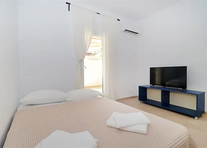 Alekos Garden House 2 Bedrooms 6 Guests Chaniotis